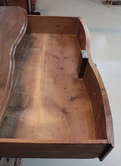 Commode REGENCE en Noyer XVIIIe