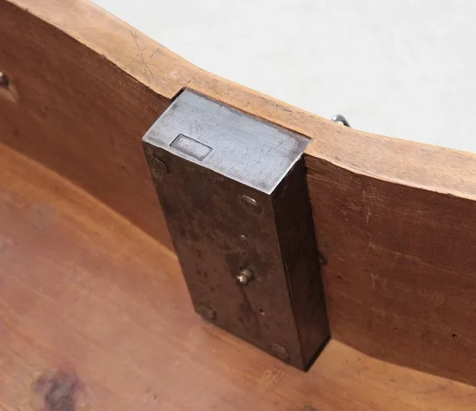 Commode REGENCE en Noyer XVIIIe