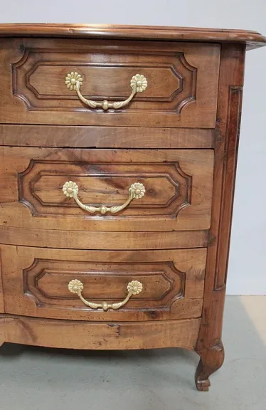 Commode REGENCE en Noyer XVIIIe