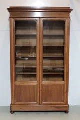 Bibliothèque en Noyer blond goût L. Philippe Ep. 1900
