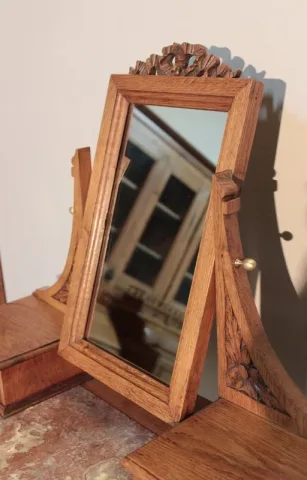 FRANZÖSISCHER TISCH