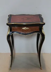 Travailleuse NAPOLEON III en bois noirci XIXe