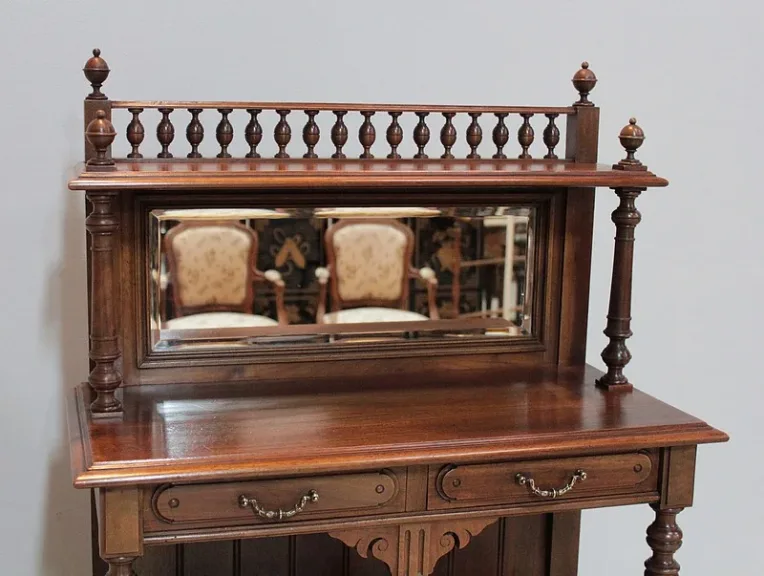 NUSSBAUM-SIDEBOARD