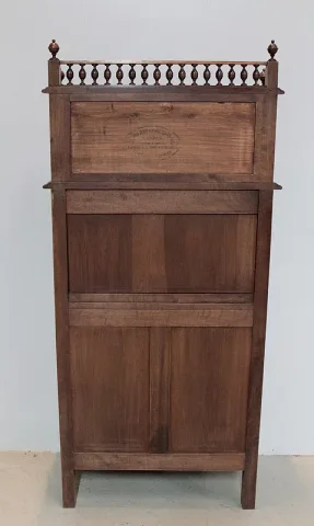 WALNUT SIDEBOARD