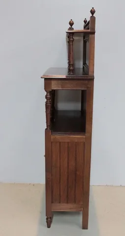 WALNUT SIDEBOARD