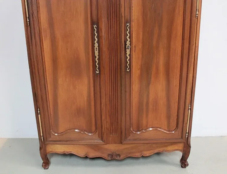LOUIS XV STIL ARMOIRE