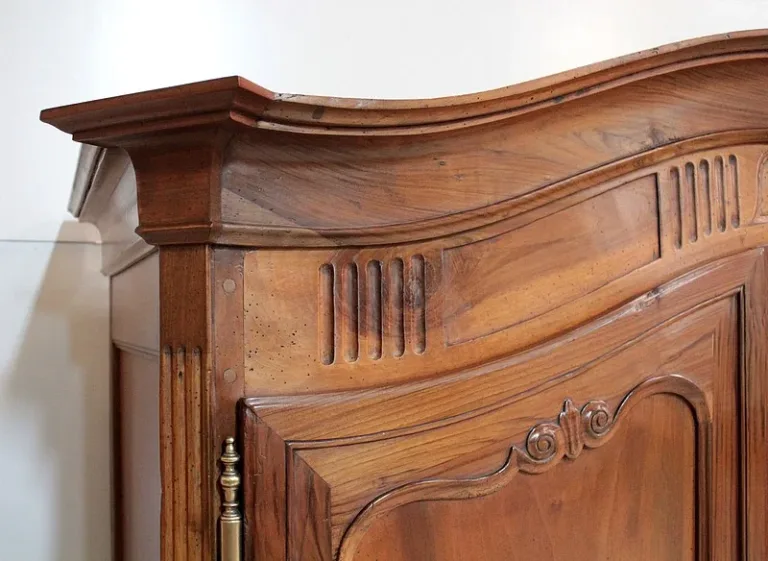 LOUIS XV STIL ARMOIRE