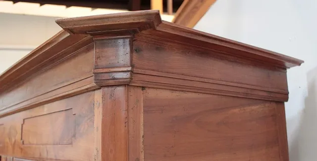 Armoire Régionale Louis XV en Merisier XIXe
