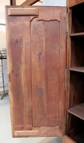 Armoire Régionale Louis XV en Merisier XIXe