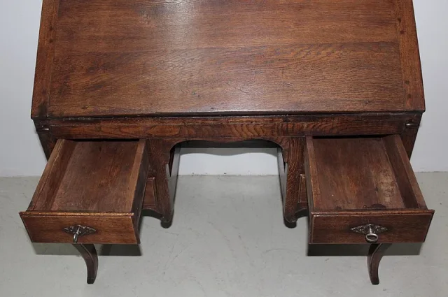 LOUIS XV PERIOD SLOPE TOP DESK
