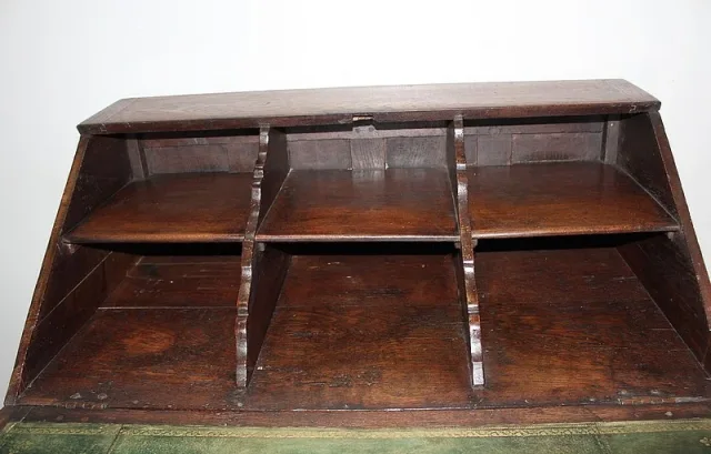 LOUIS XV PERIOD SLOPE TOP DESK