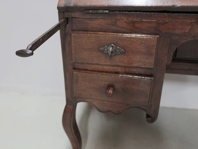 LOUIS XV PERIOD SLOPE TOP DESK