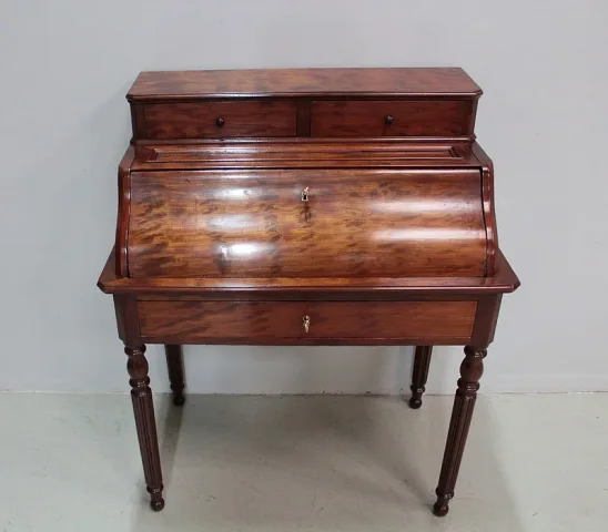 LADY'S DESK