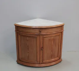 ARMADIO D'ANGOLO