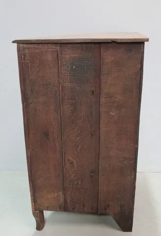 18th C OAK CORNER CUPBOARD