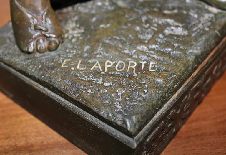 BRONS ONDERTEKENT E. LAPORTE