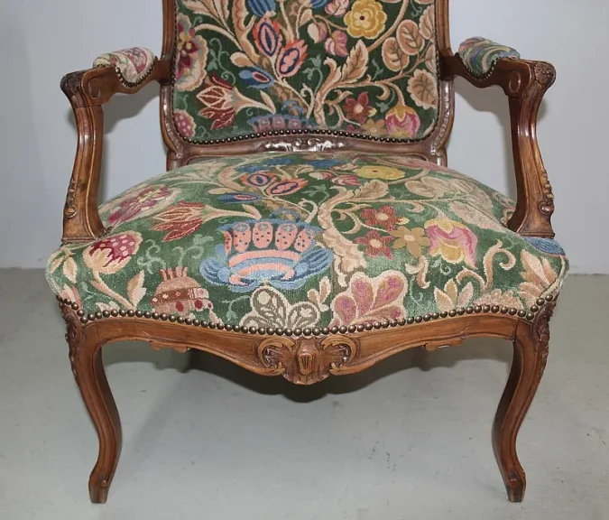 LOUIS XV STYLE CHAIRS