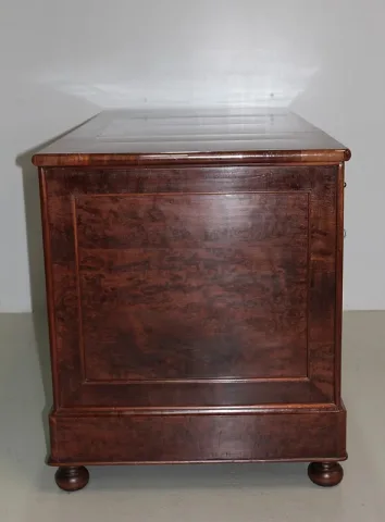 PEDESTAL DESK