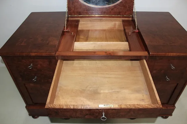 PEDESTAL DESK