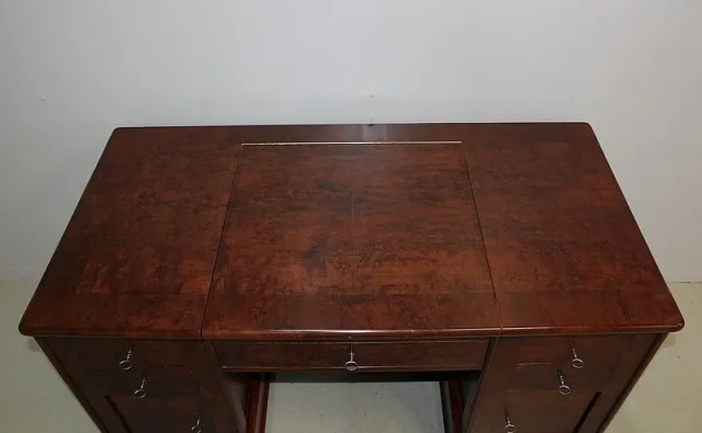PEDESTAL DESK