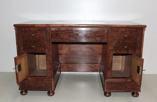 PEDESTAL DESK