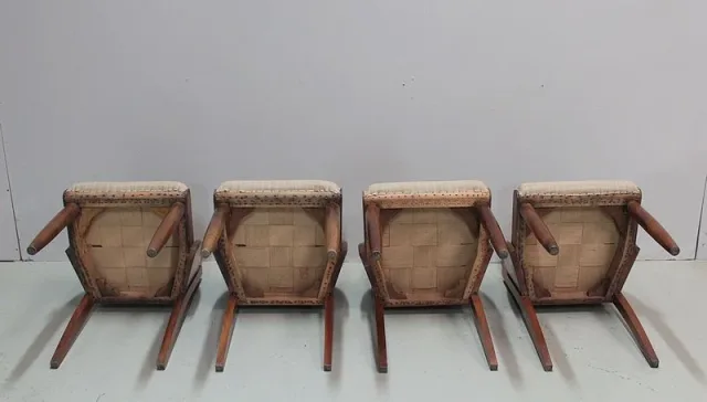Suite de 4 Chaises en Noyer ART-DECO