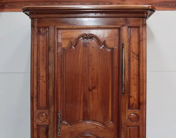 XVIII C ARMADIO BONNETIERE