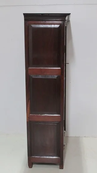 INDISCHER SCHRANK