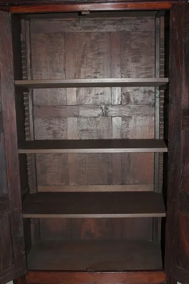 INDISCHER SCHRANK