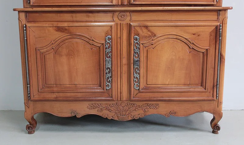 FRENCH TRANSITION PERIOD BUFFET