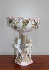 PORZELLAN PEDESTAL DISH