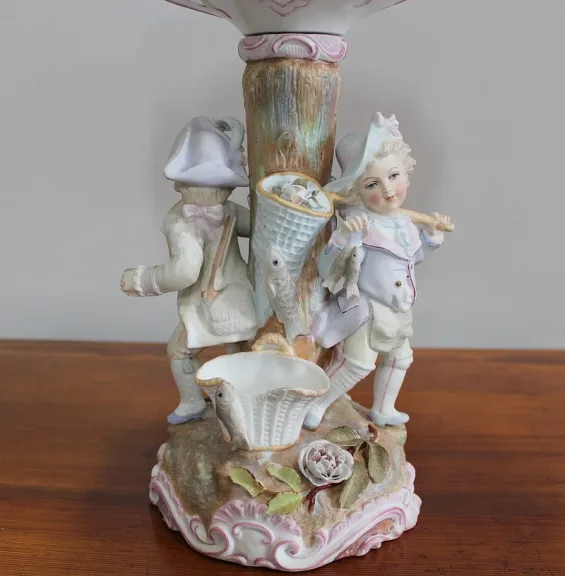 PORZELLAN PEDESTAL DISH