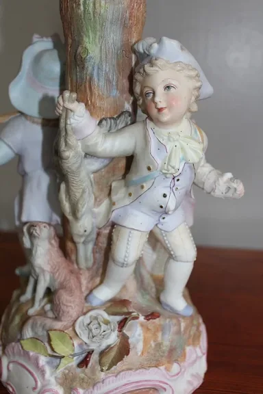PORZELLAN PEDESTAL DISH