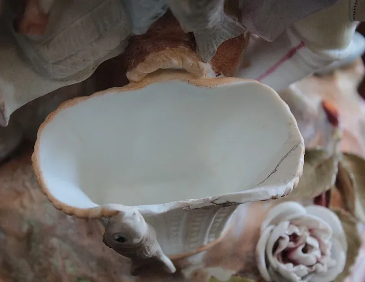 PORZELLAN PEDESTAL DISH