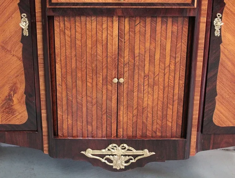 OVERDRACHT STIJL SIDEBOARD