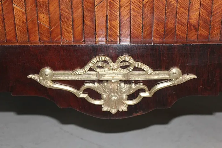 OVERDRACHT STIJL SIDEBOARD