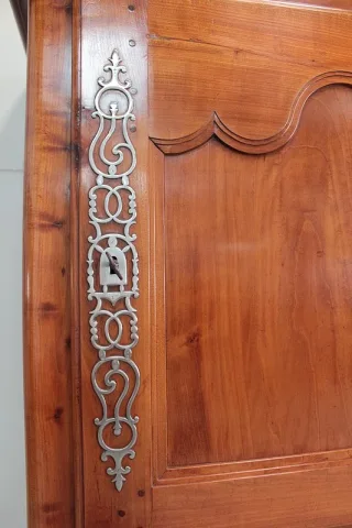 LOUIS XV STYLE CABINET
