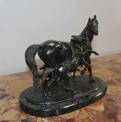 BRONCE MARE Y FOAL
