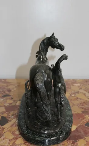BRONCE MARE Y FOAL