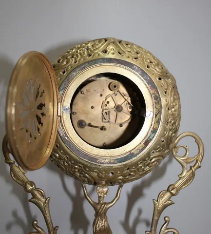 Pendulette en Bronze Epoque 1920