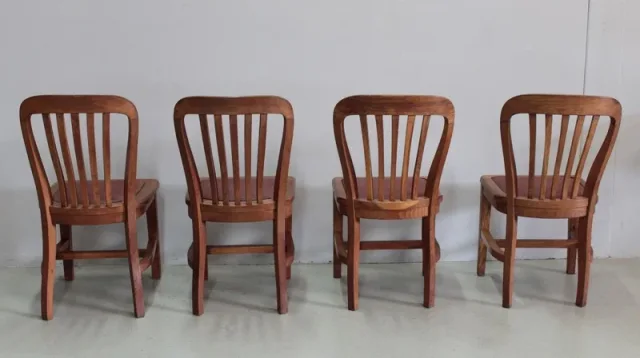 4人のフランス人の椅子のスイート