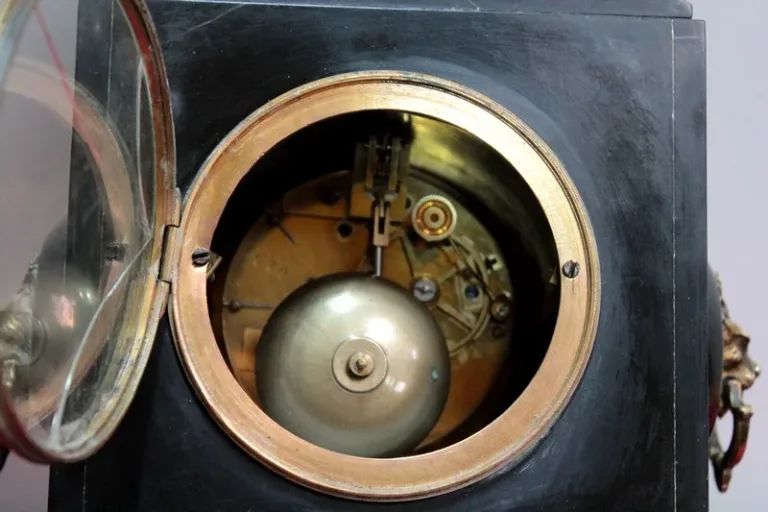Pendulette marbre noir & bronze 1900