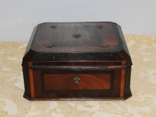 NAPOLEON III STYLE JEWELRY BOX