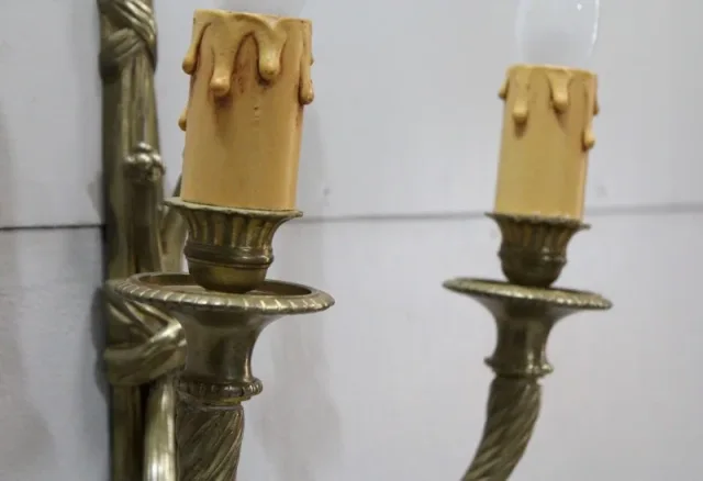 PAAR LOUIS XVI STIJL MUURLICHTEN