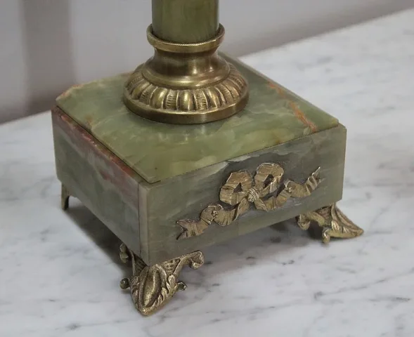 MANTLE GARNITURE