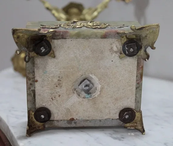 MANTLE GARNITURE