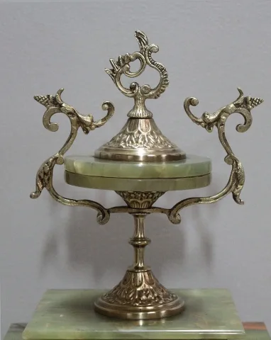 MANTLE GARNITURE