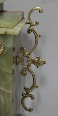MANTLE GARNITURE