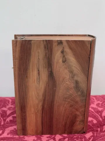 BOOK BOX