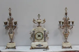 MANTLE GARNITURE